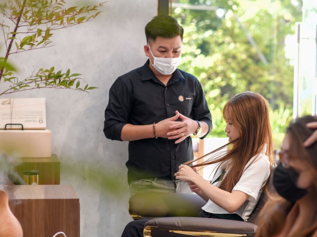 làm tóc trước du lịch bao lâu