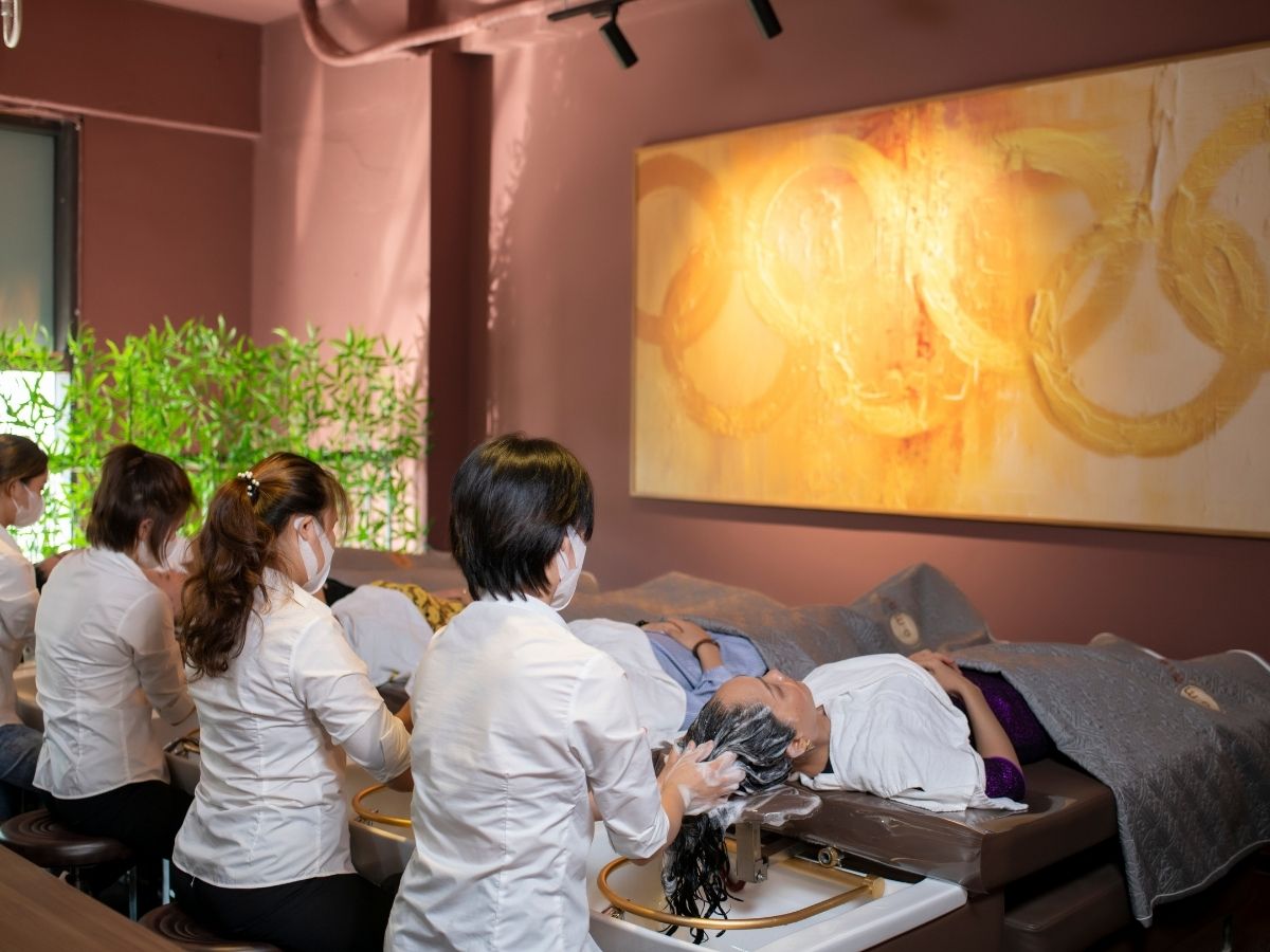 gội đầu thư giãn cổ vai gáy