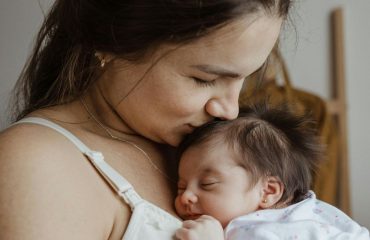 rụng tóc sau sinh